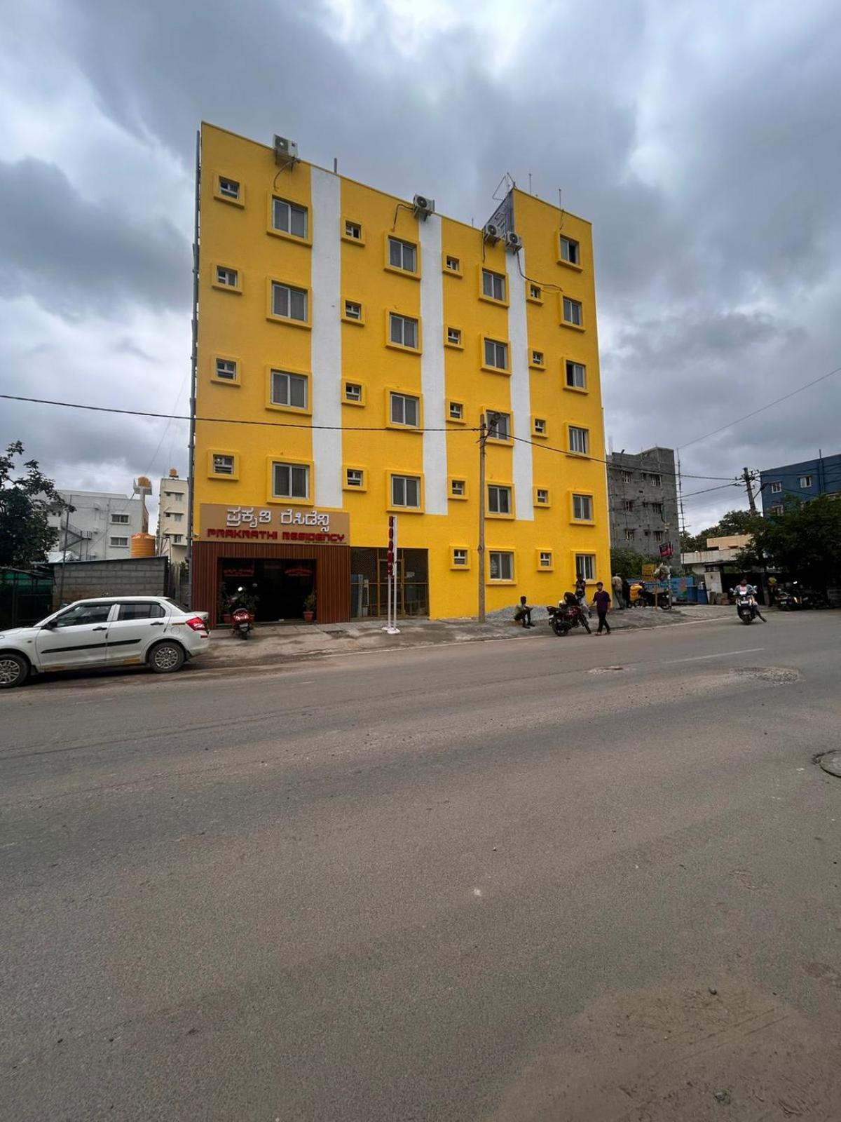 Hotel Prakrathi Residency Bangalore Exterior foto